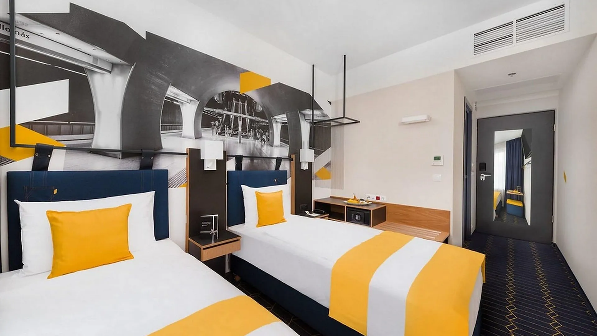 D8 Hotel Budapest 3*,